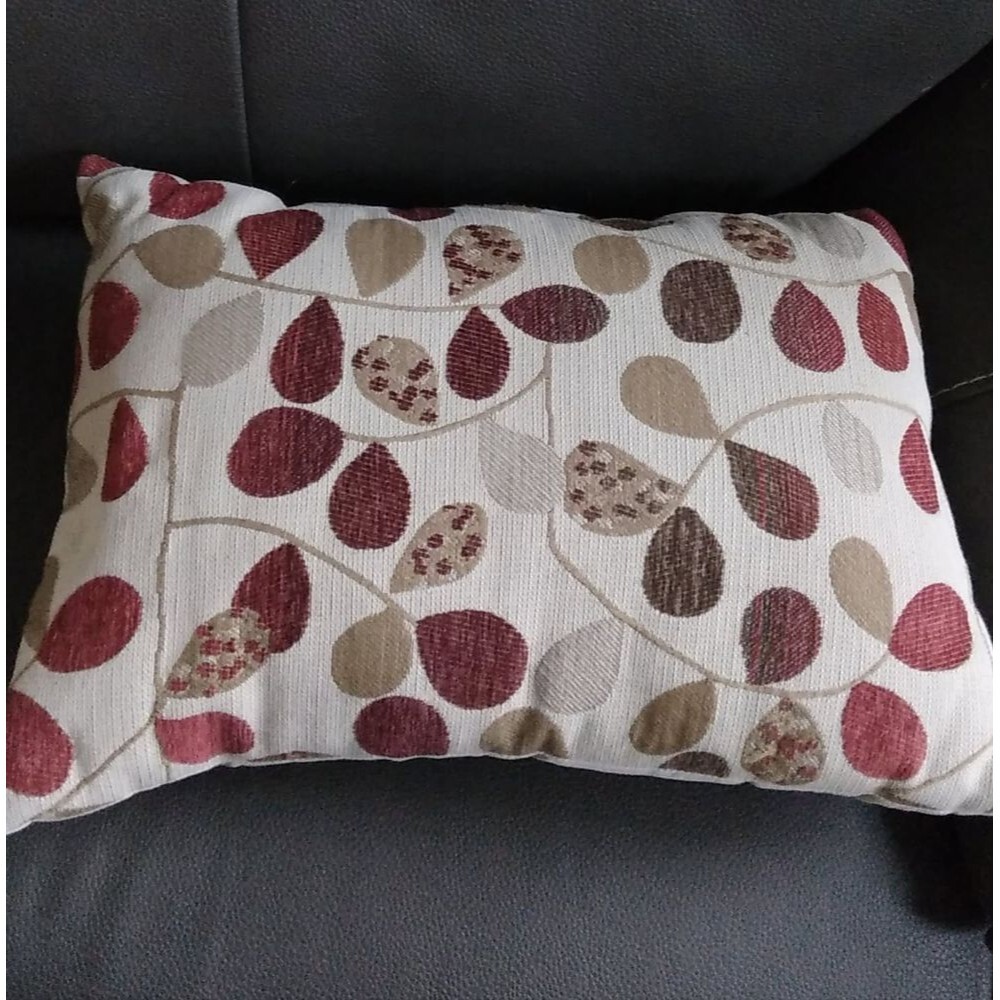 Lumbar leaf throw Pillow